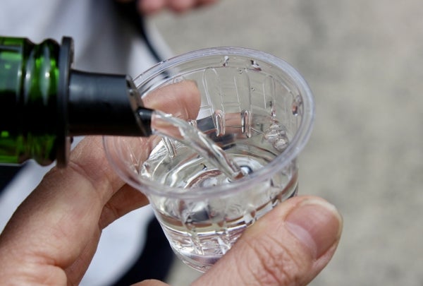 【バスハイク/博多発着】添乗員同行 ふくおか初夏の田舎たび 伝統と豊かな自然が生む日本酒 寒北斗酒造 うきは白壁通りの古民家レストランで四季を感じる夕食 東峰村の幻想的なホタル観賞2